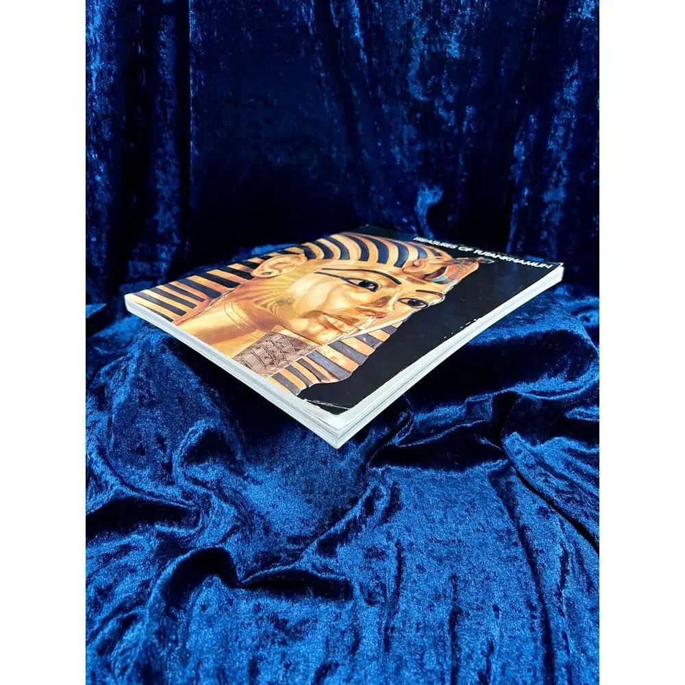 Vintage Treasures of Tutankhamun Exhibition Catalog 1976 Metropolitan Museum